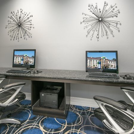 Holiday Inn Express And Suites Houston North - Iah Area By Ihg Kültér fotó