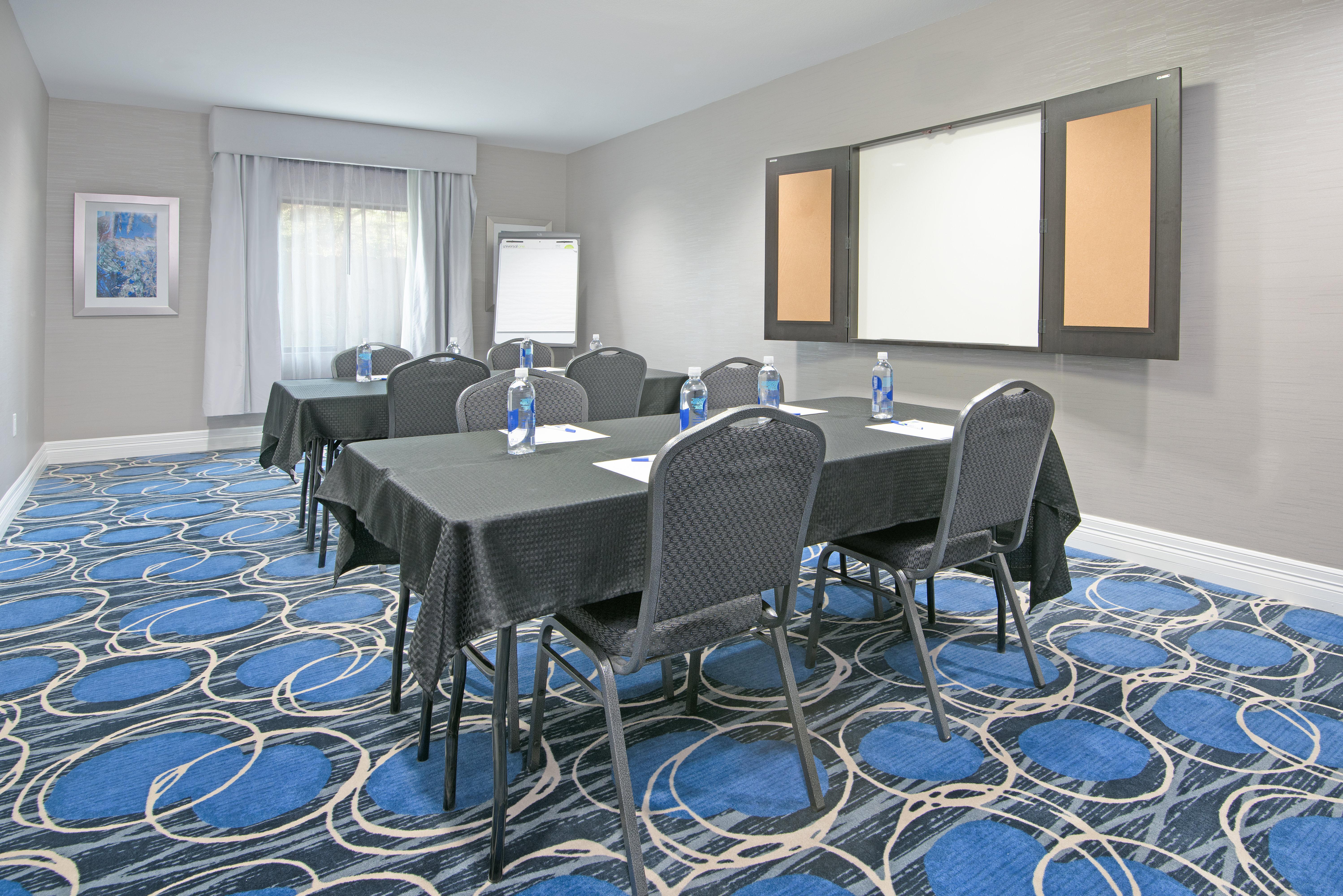 Holiday Inn Express And Suites Houston North - Iah Area By Ihg Kültér fotó