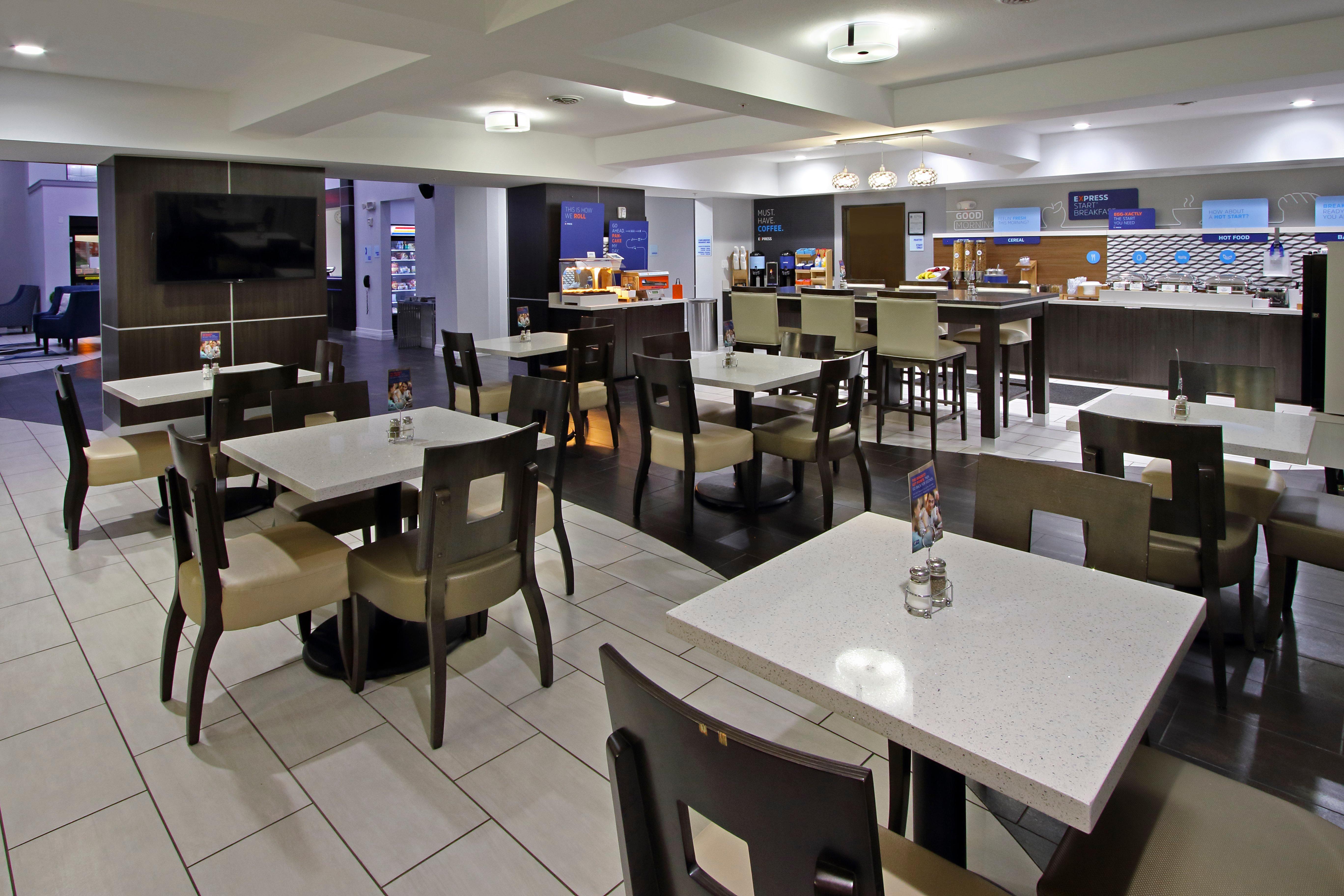 Holiday Inn Express And Suites Houston North - Iah Area By Ihg Kültér fotó
