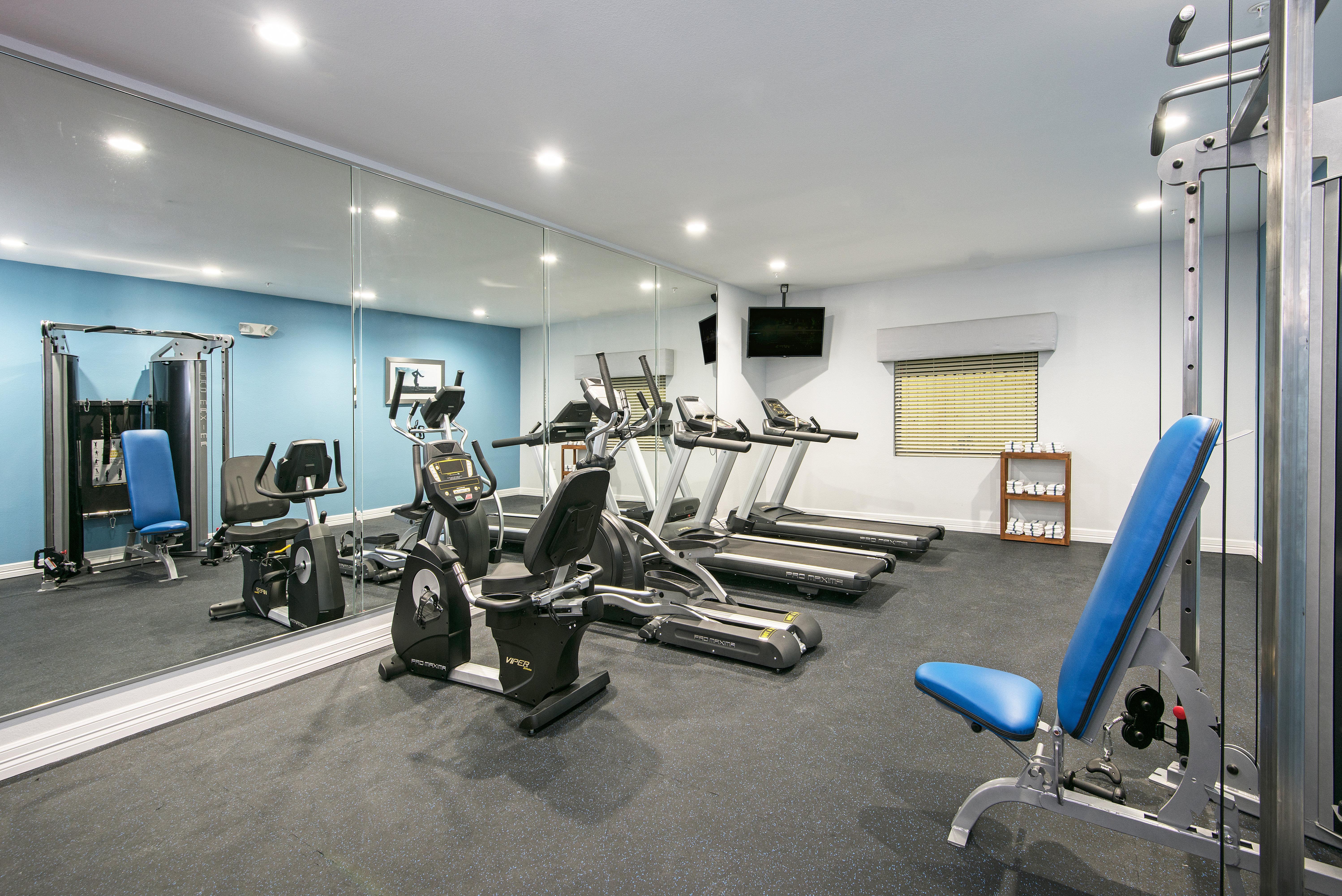 Holiday Inn Express And Suites Houston North - Iah Area By Ihg Kültér fotó