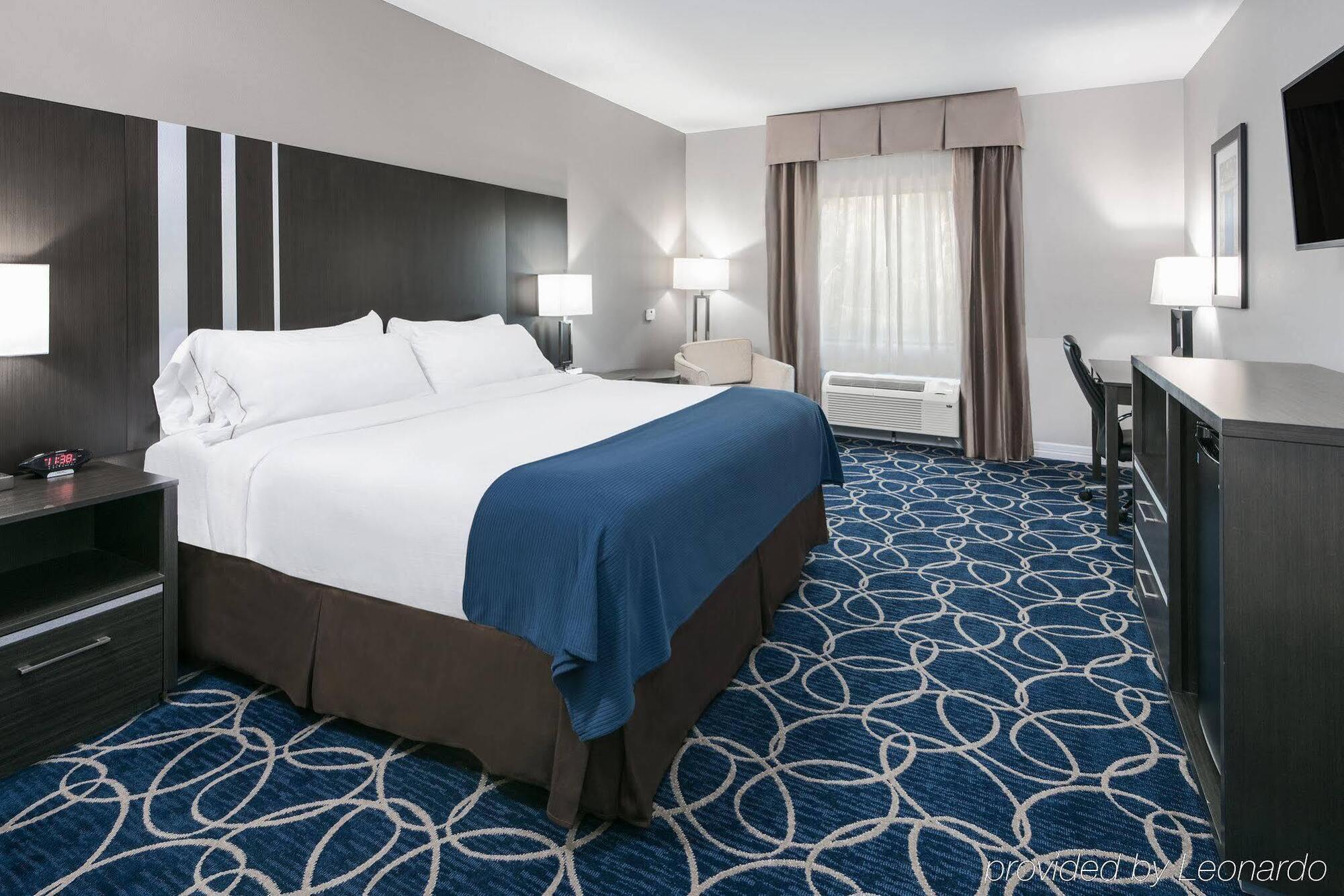 Holiday Inn Express And Suites Houston North - Iah Area By Ihg Kültér fotó
