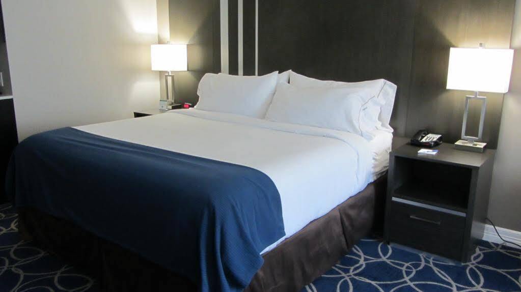 Holiday Inn Express And Suites Houston North - Iah Area By Ihg Kültér fotó